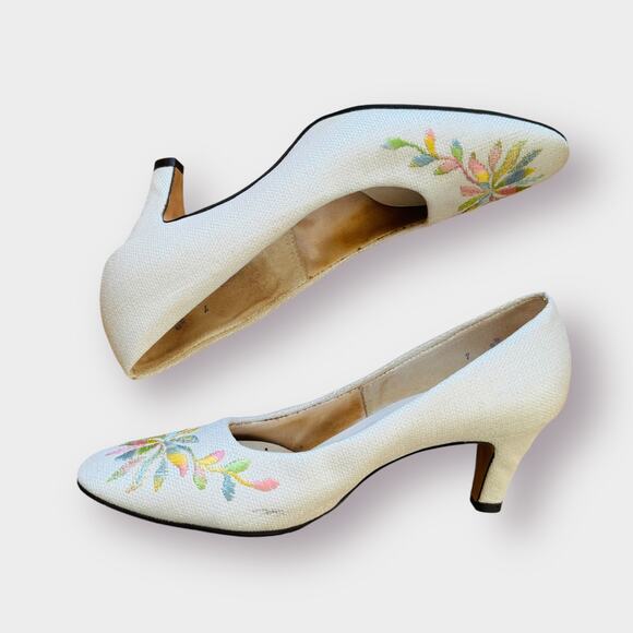 Vintage 60s Personality‎ Cream Heels with flowers - Picture 1 of 8